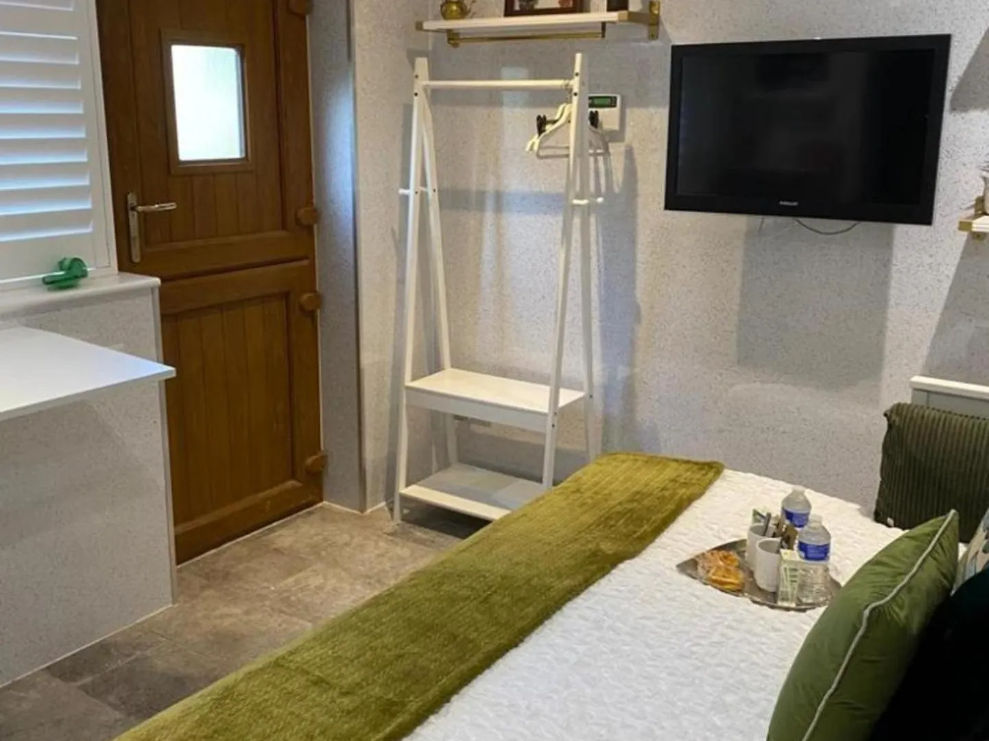 Oakwood Cabin Retreat In Bexleyheath 0*,