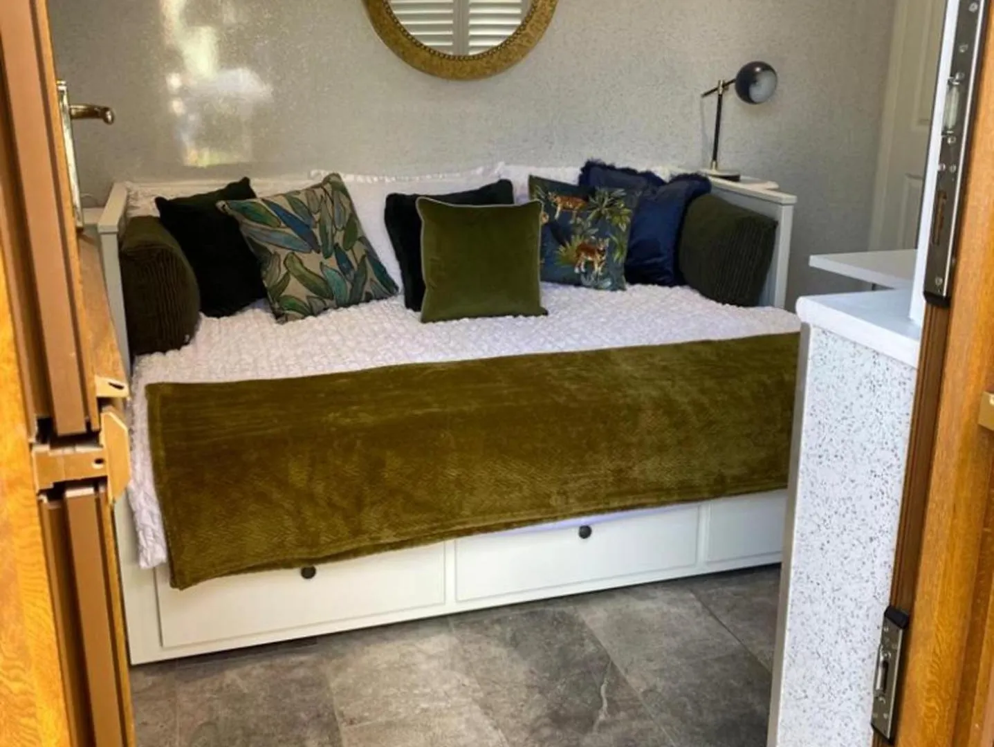 Oakwood Cabin Retreat In Bexleyheath